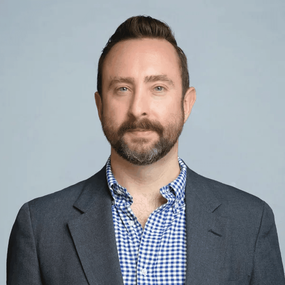 professional headshot image for Dan Holden